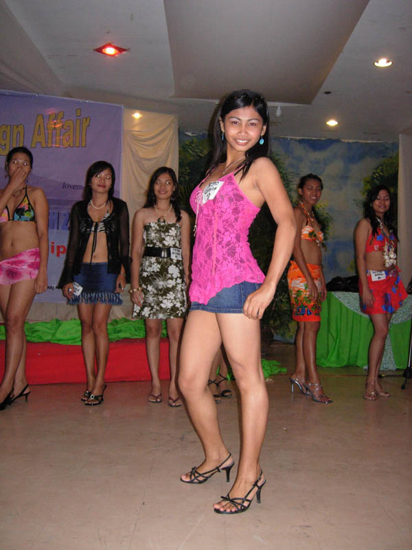 Philippine-Women-7924.